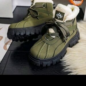 Women's Lace Up Boots with Fur Lining - Green